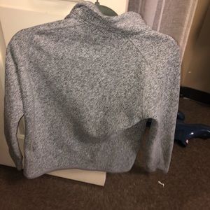 classic patagonia half zip fleece!